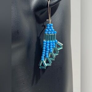 Vintage ‘80’s turquoise blue beaded earrings